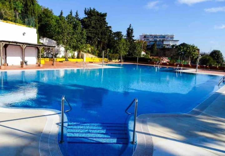 Apartamento Con Vistas Al Mar En Puerto Marina Apartment Торемолинос Екстериор снимка
